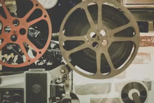 zoomed picture of cinema wheel
