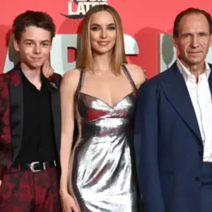 Actors on red carpet for "28 Years Later" world premiere.